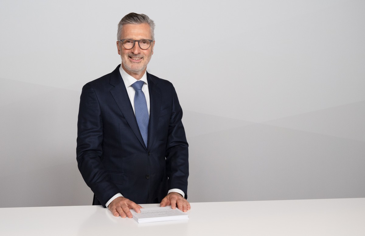 Robert Friedmann, Chairman of the Central Management Board of the Würth Group, at the Press Conference on the Annual Financial Statements. © Würth/Peter Petter Ralf Schaich, Member of the Central Management Board of the Würth Group, Sigrid Schneider, Public Relations Officer of the Würth Group, and Robert Friedmann, Chairman of the Central Management Board of the Würth Group, at the Press Conference on the Annual Financial Statements. © Würth/Peter Petter Robert Friedmann, Chairman of the Central Management Board of the Würth Group, at the Press Conference on the Annual Financial Statements.